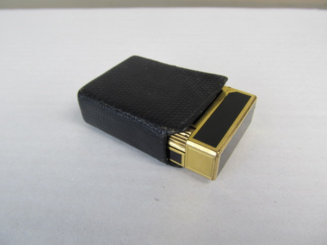 lot 71 image: Orig Vintage ST. DUPONT Paris Cigarette Lighter