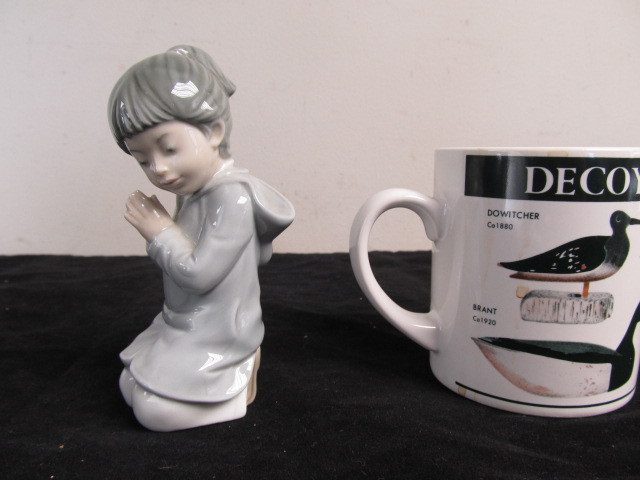 lot 73 image: Vintage Nao Lladdro Porcelain Figurine - Young Girl Praying
