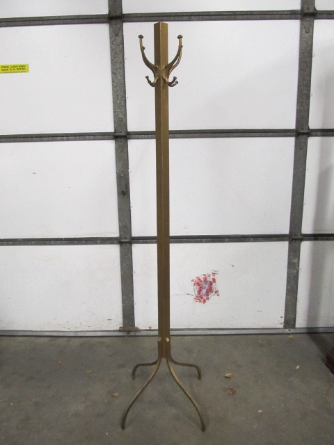 lot 56 image: Old Vintage Iron Hat Rack