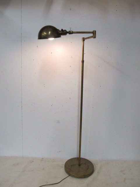 lot 26 image: Old Vintage Industrial Style Brass Jointed Arm Floor Lamp