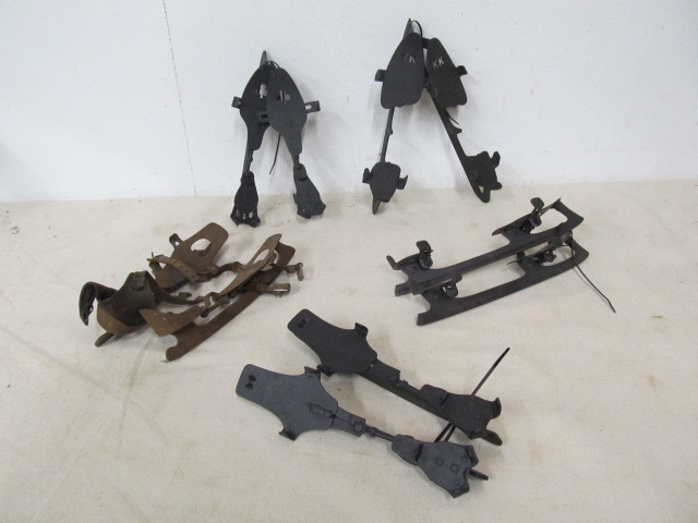 lot 39 image: Lot of Antique Ice Skates