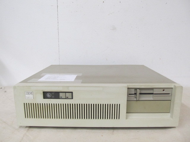 lot 40 image: Working Vintage IBM 5170 AT Personal Computer