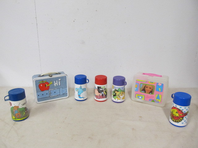 lot 44 image: Group of Vintage Lunchboxes & Thermoses