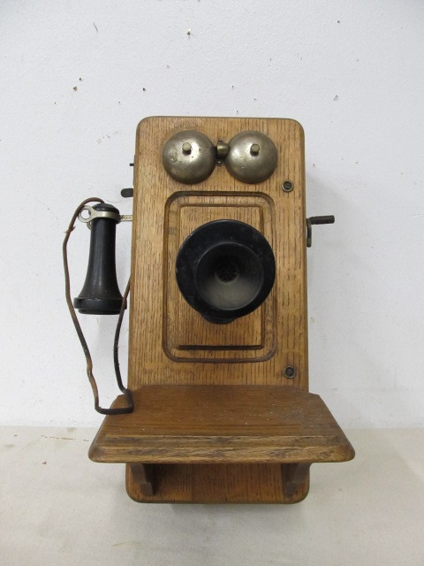 lot 79 image: Antique KELLOGG Oak Hand Crank Wall Phone