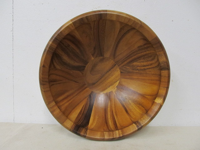 lot 85 image: Beautiful Large 16 DANSK Signed Wooden Serving Bowl