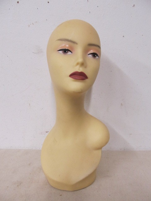 lot 87 image: Vintage Female Mannequin Head Display