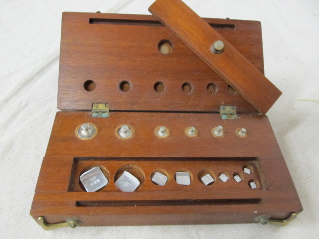 lot 88 image: Antique GURLEY Jewelers Weight Set in Wooden Case
