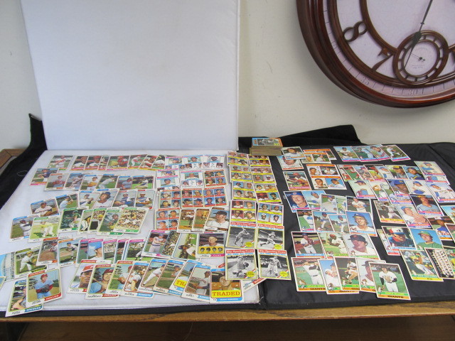 lot 103 image: 1974, 75 & 76 Topps Baseball Cards