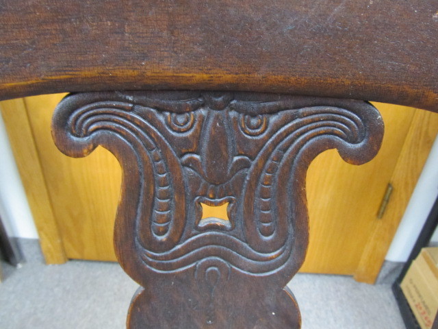 lot 123 image: Antique NORTH WIND Face Chair