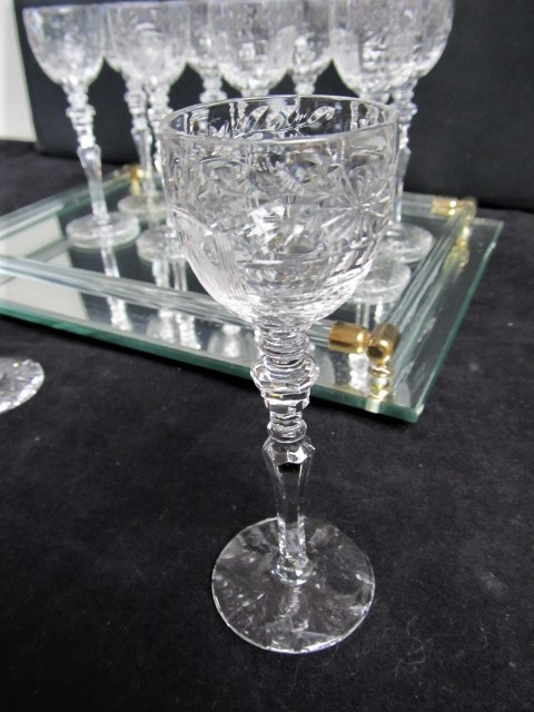 lot 126 image: Very Nice Vintage Etched Crystal Cordial Glasses - Set of 10