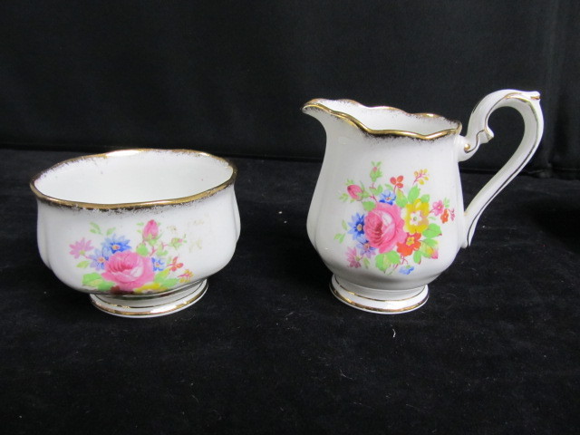 lot 128 image: 5 Vintage Porcelain etc Cream & Sugar Sets