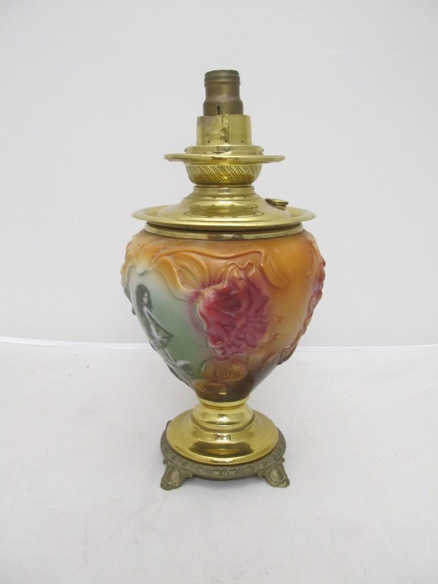 lot 3 image: Antique Art Glass Oil Lamp