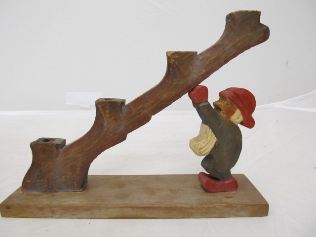 lot 115 image: Vintage 1930s Carved & Painted Folk Art Candle Stands