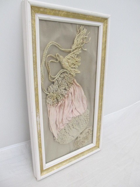 lot 147 image: Early Antique 19th Century Framed Ladies Purse