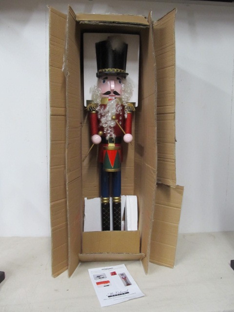 huge nutcracker soldier