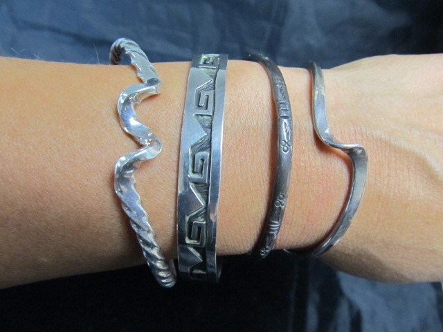 lot 168 image: 4 Vintage Southwestern & Native American Sterling Silver Cuff Bracelets