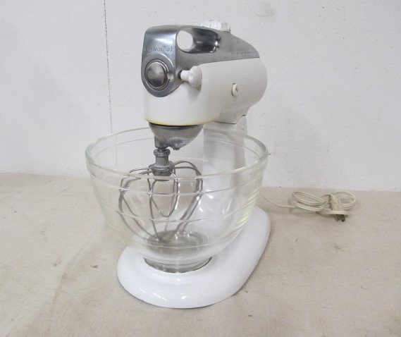 lot 163 image: NICE Working Vintage KitchenAid Mixer 