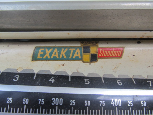 lot 171 image: Vintage EXAKTA German Kitchen Scale