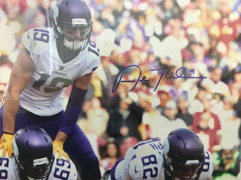 lot 9 image: Minnesota Viking  Adam Thielen  Autographed 16x 20 Photo - TSE Authenticated