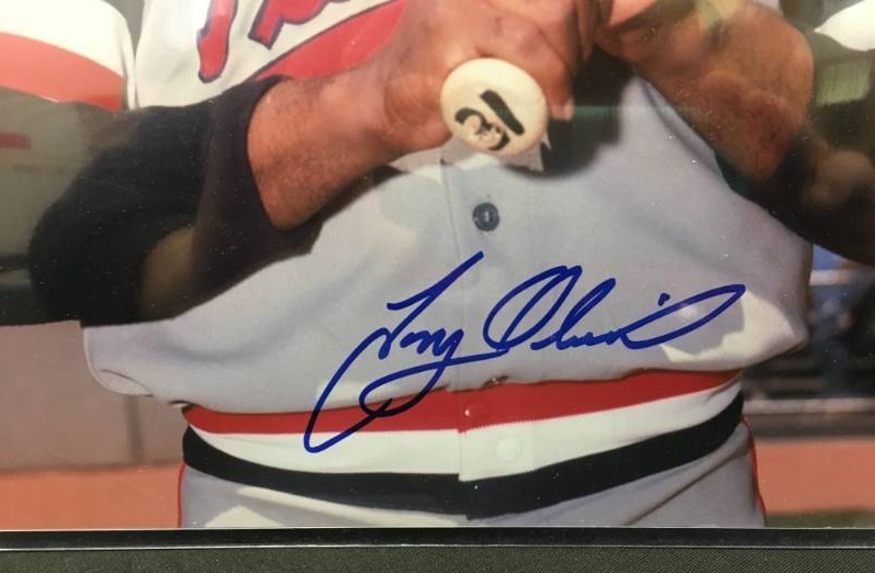 lot 10 image: Minnesota Twin  Tony Oliva Autographed 11x14 Photograph