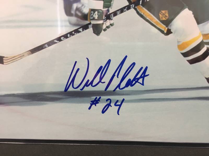 lot 11 image: Minnesota North Stars  Willi Plett  #24 Autographed 11x14 Photo