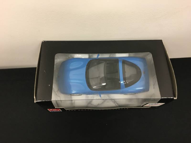 lot 109 image: ERTL 1998 Chevrolet Corvette (Plastic Promo Model) - 125 Scale