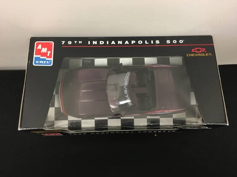 lot 114 image: ERTL 1995 Chevrolet Corvette 79th Indy 500 Official Pace Car (Plastic Promo) 125 Scale