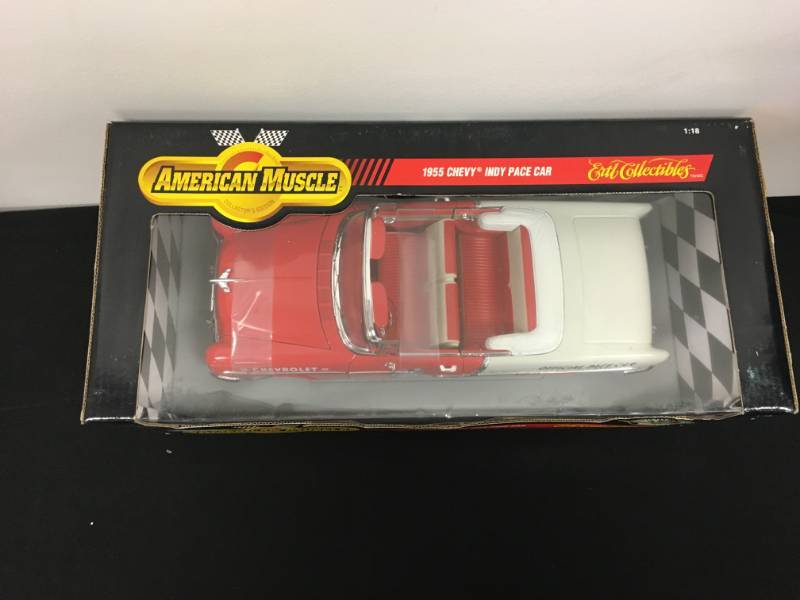 lot 118 image: 1955 Chevrolet Pace Car Diecast - 118 Scale
