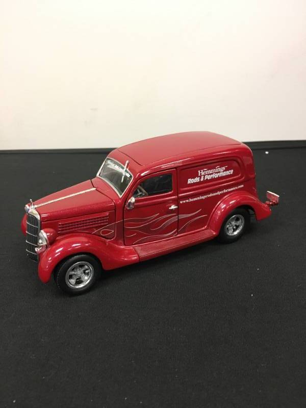 lot 126 image: 1935 Ford Sedan Delivery Diecast - 124 Scale