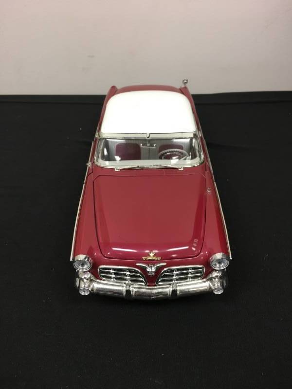 lot 140 image: 1953 Chrysler Imperial Diecast - 118 Scale