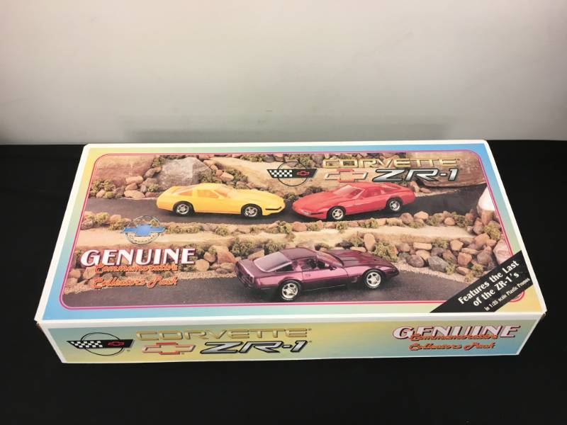 lot 143 image: Chevrolet ZR1 Collectors Pack (Plastic Promo) 125 Scale
