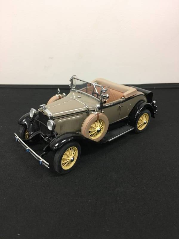 lot 144 image: 1931 Ford Model A Roadster Diecast - 124 Scale