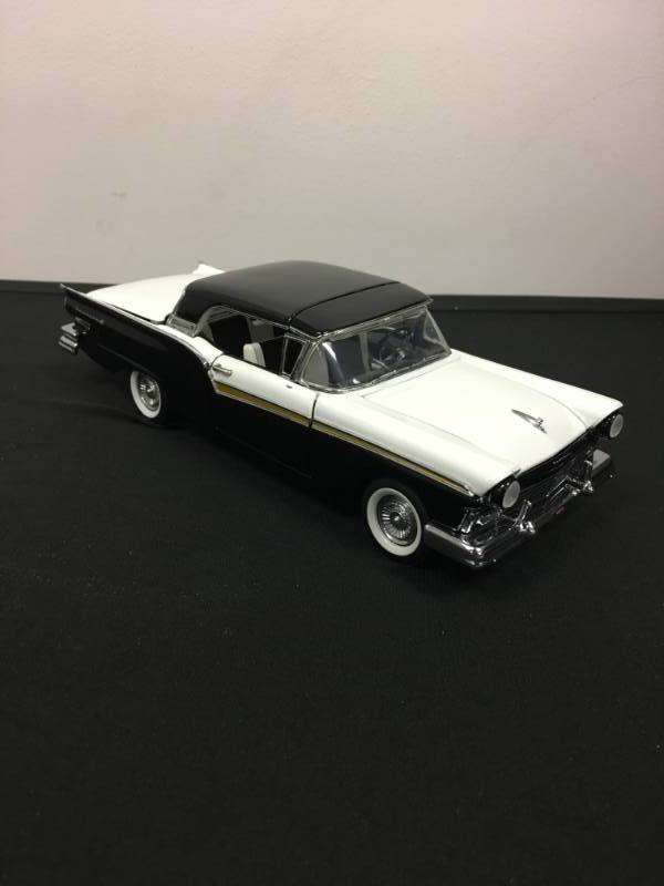 lot 145 image: 1957 Ford Fairlane Skyliner Diecast - 118 Scale