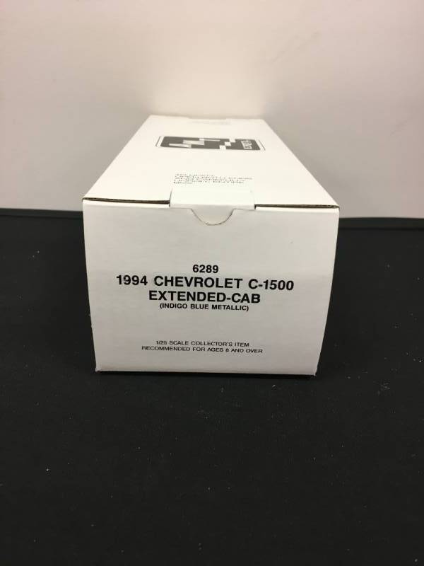 lot 148 image: ERTL 1994 Chevrolet C-1500 Extended Cab (Plastic Promo) 125 Scale