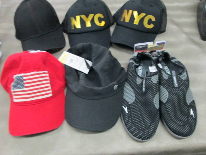 lot 5 image: 5 Caps, 1 Pr Speedo Small Mens Wate...