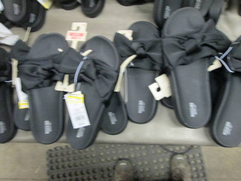 lot 52 image: Lot of 5 pr  Mossimo Black Slides w...