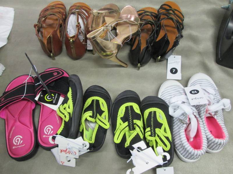 lot 55 image: Lot of 7 Pr Assorted Shoes in varyi...