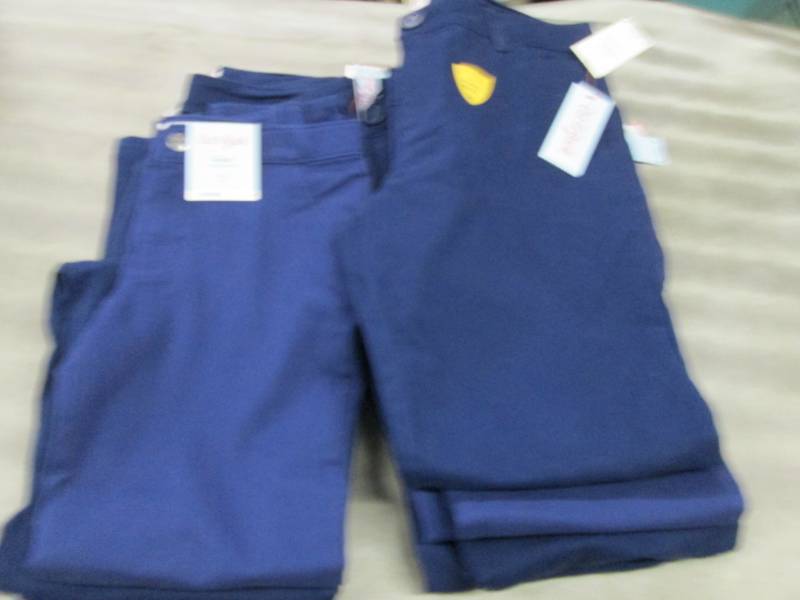 lot 63 image: Lot of 7 Cat & Jack Stretch Girls U...