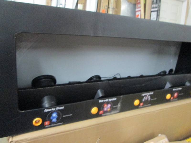 lot 81 image: Spooky Display with Sound - tested...
