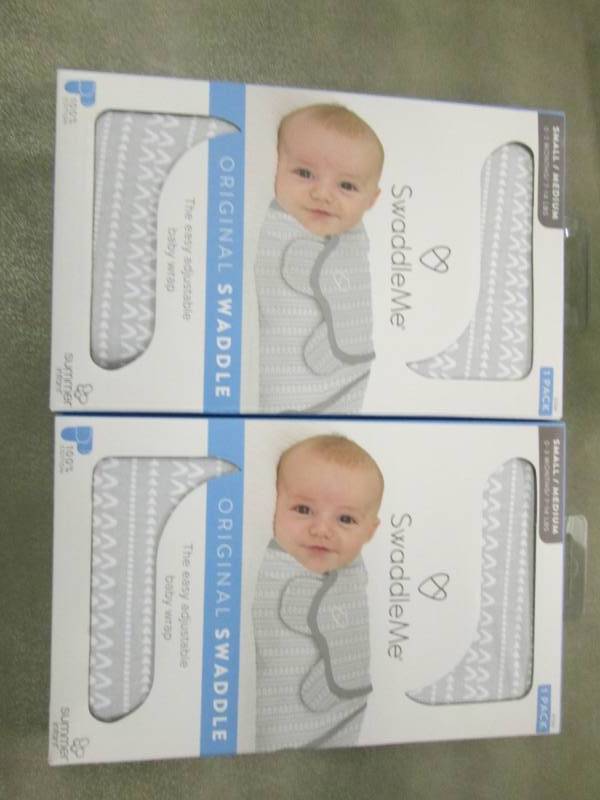 lot 100 image: Lot of 2 Swaddleme Original Swaddle...