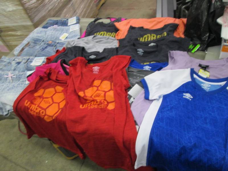 lot 131 image: Shorts & Quick Dry Shirts Lot - ass...