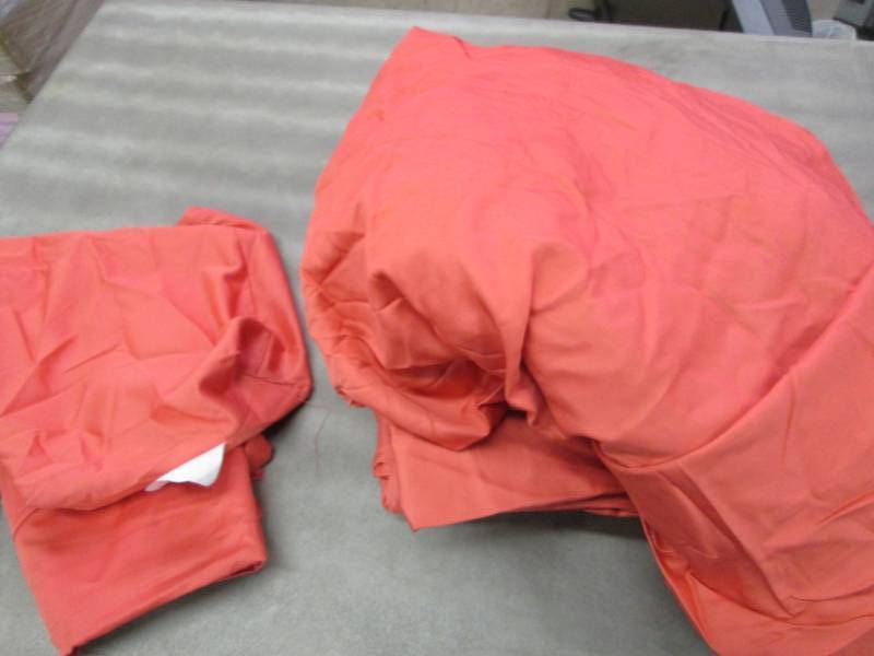 lot 132 image: Twin Sheet Set- out of pkg...