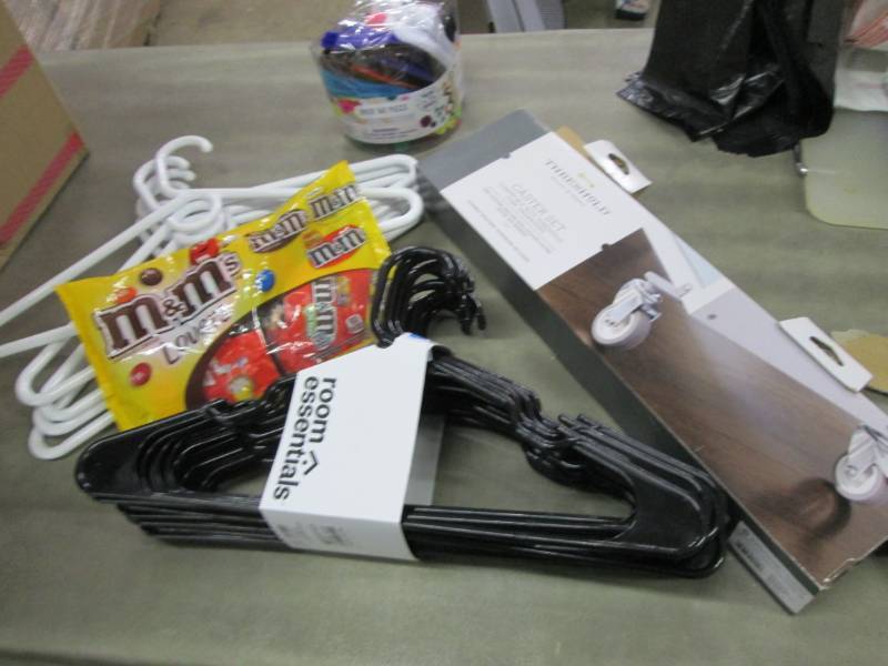 lot 141 image: Hangers, Craft Tub, Caster set, M&M...