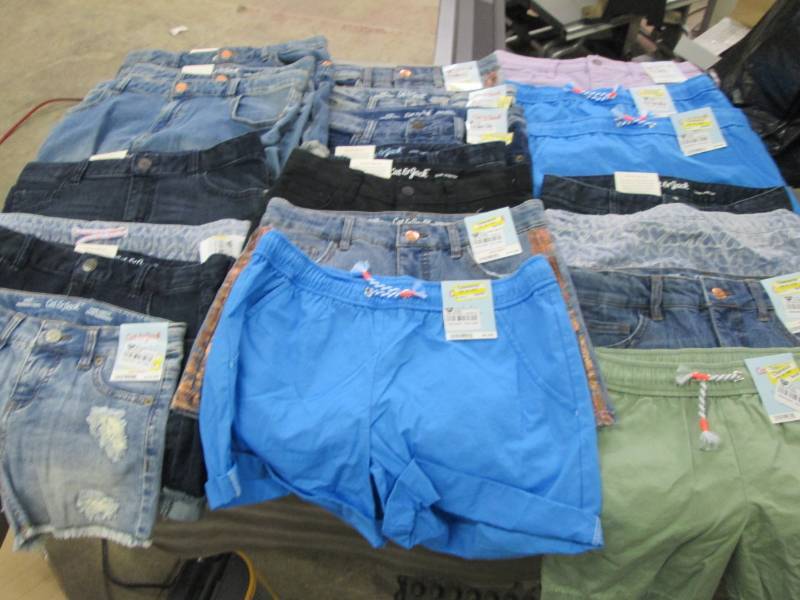 lot 199 image: Great Lot of Assorted NWT Boys & Gi...