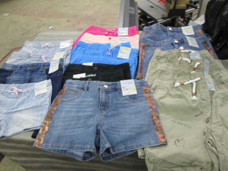 lot 200 image: Great Lot of Assorted NWT Boys & Gi...