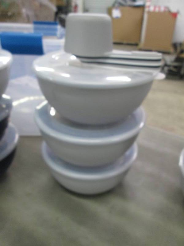 lot 282 image: Lot of 3- 2pks Plastic Storage Bowl...