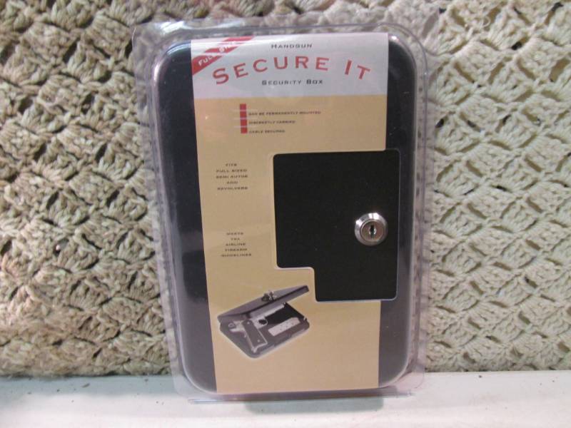 lot 1 image: Full Size Handgun Secure It Metal S...