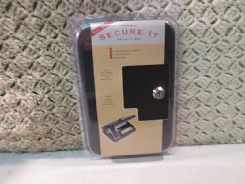 lot 3 image: Full Size Handgun Secure It Metal S...