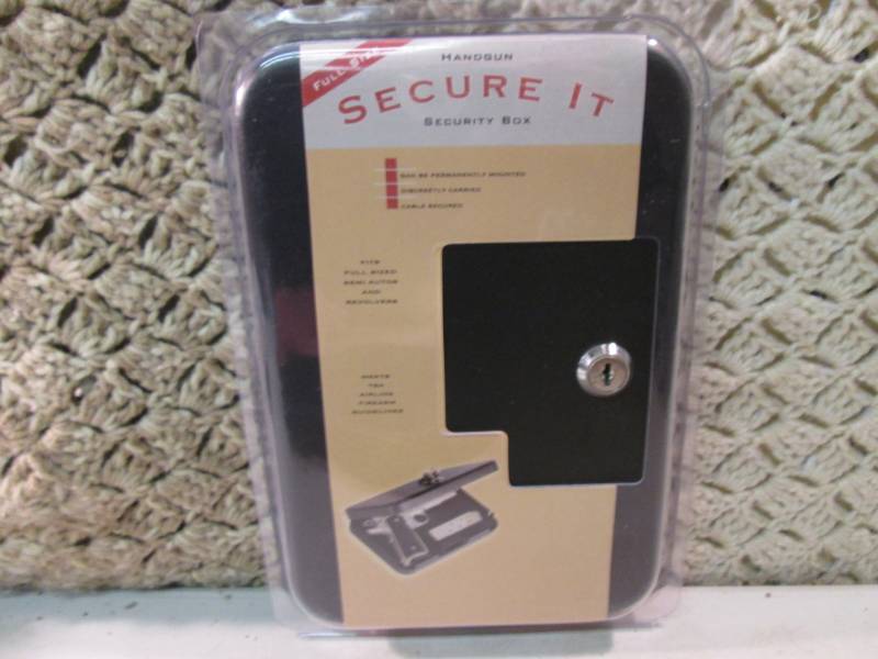 lot 5 image: Full Size Handgun Secure It Metal S...
