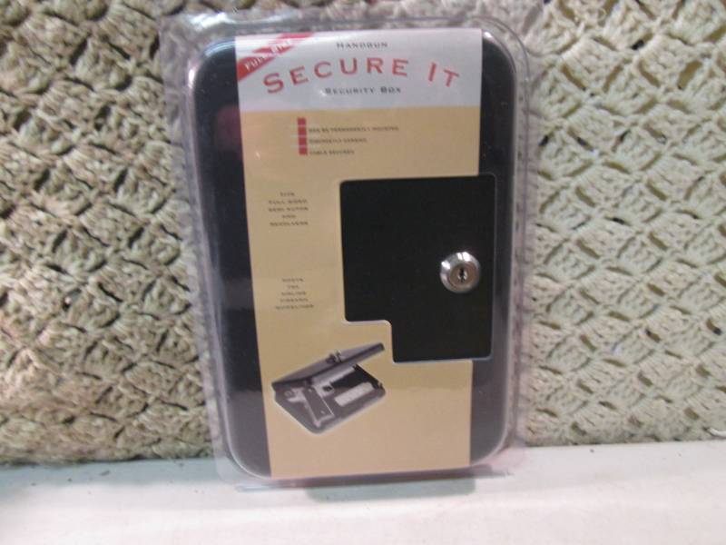 lot 6 image: Full Size Handgun Secure It Metal S...